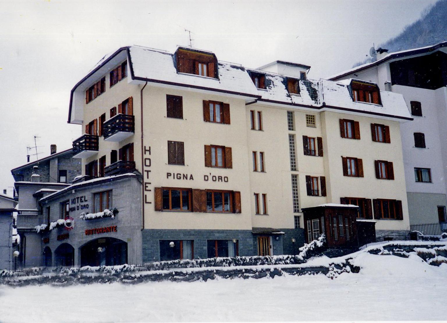Hotel Pigna D'Oro Chiesa in Valmalenco Eksteriør bilde