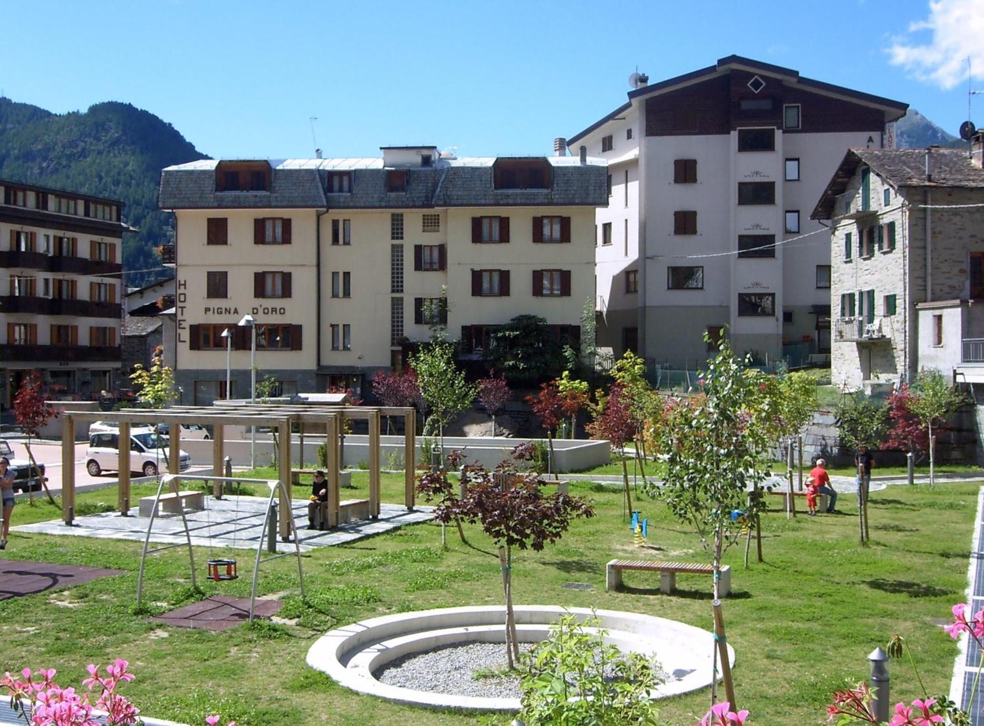 Hotel Pigna D'Oro Chiesa in Valmalenco Eksteriør bilde